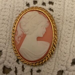 Cameo brooch vintage